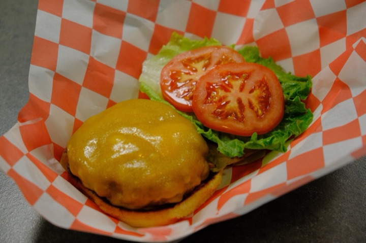 deluxe cheeseburger