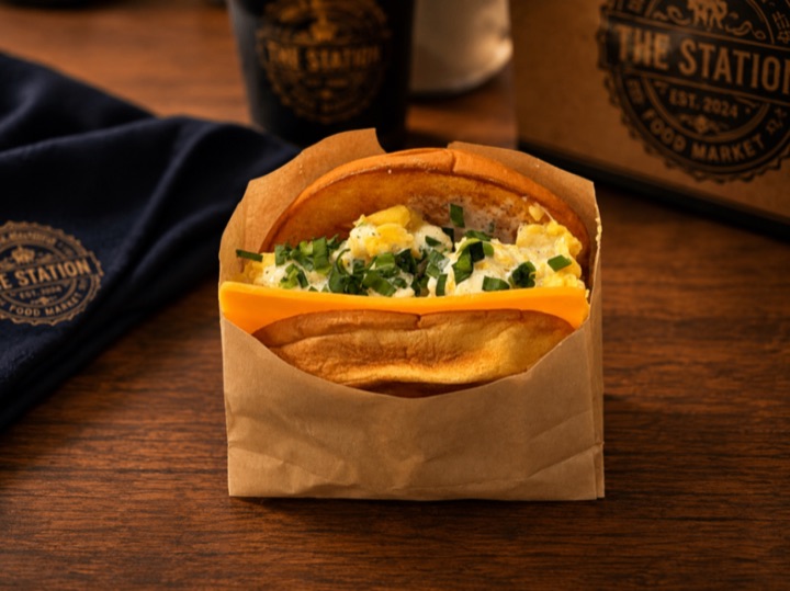 egg & cheese sandwich